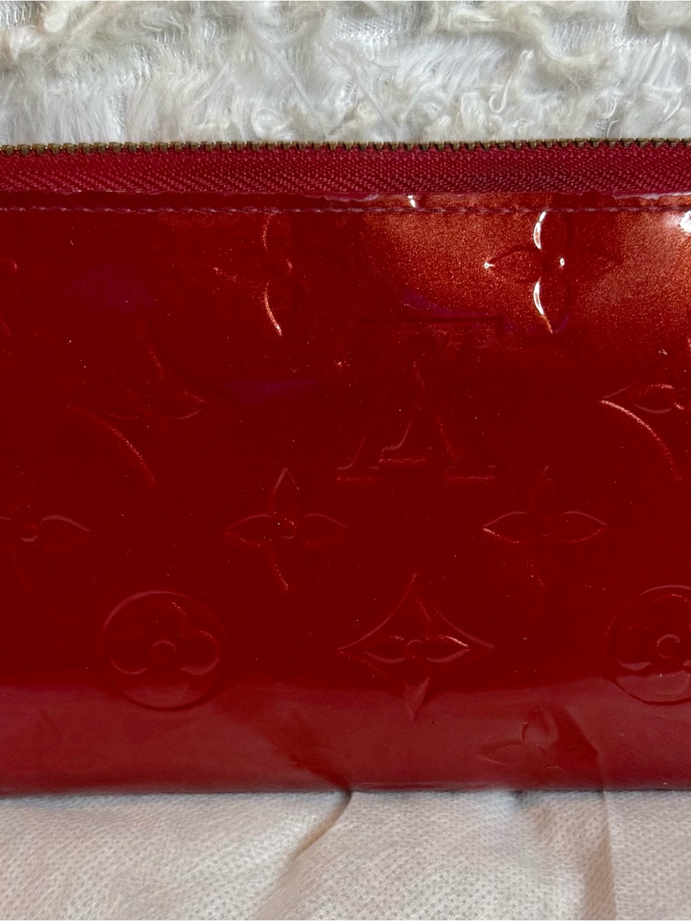 Louis Vuitton Red Vernis Monogram Zippy Wallet - Picture 9 of 13